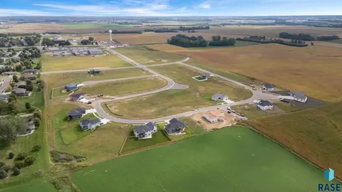 112 S Ridgeview Ave, Crooks, SD 57020 photo 2