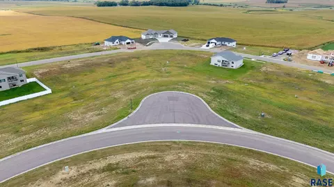 304 W Willow Trl, Crooks, SD 57020 photo 2