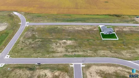 516 W Willow Trl, Crooks, SD 57020 photo 2