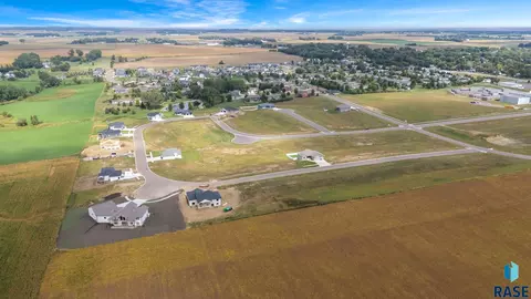 405 W Willow Trl, Crooks, SD 57020 photo 3