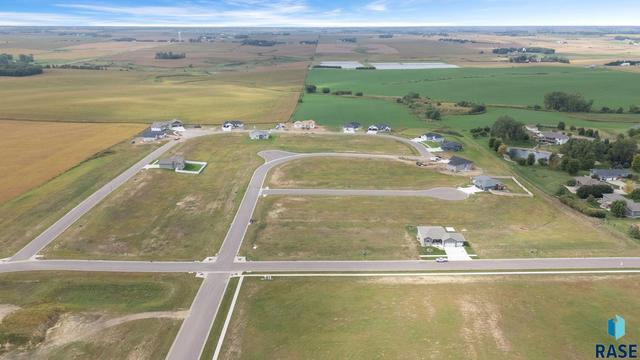 625 Hanna Trl, Crooks, SD 57020