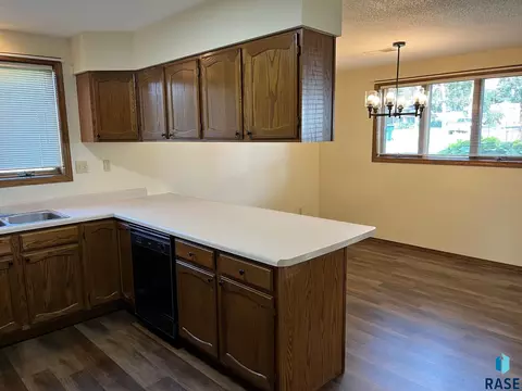 502 E 4th St, Canton, SD 57013 photo 22