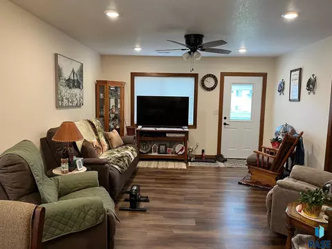 502 E 4th St, Canton, SD 57013 photo 3