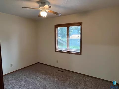 502 E 4th St, Canton, SD 57013 photo 18