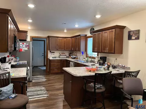 502 E 4th St, Canton, SD 57013 photo 4