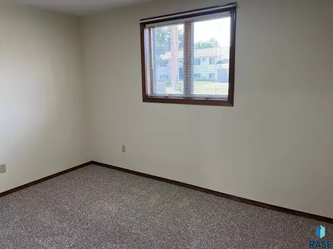 502 E 4th St, Canton, SD 57013 photo 31