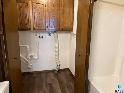 502 E 4th St, Canton, SD 57013 photo 27