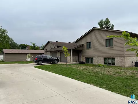 502 E 4th St, Canton, SD 57013 photo 36