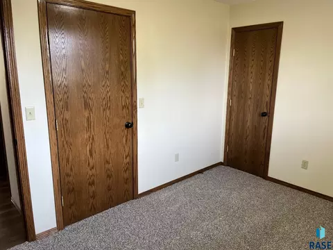 502 E 4th St, Canton, SD 57013 photo 32