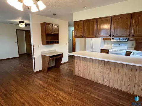 502 E 4th St, Canton, SD 57013 photo 13