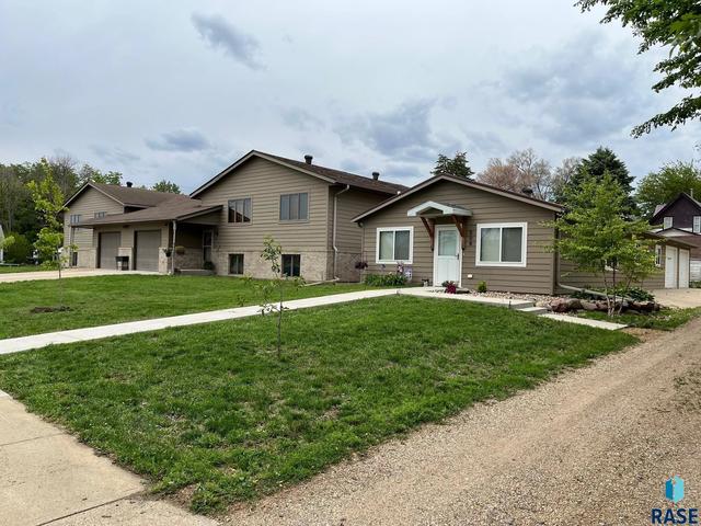 502 E 4th St, Canton, SD 57013