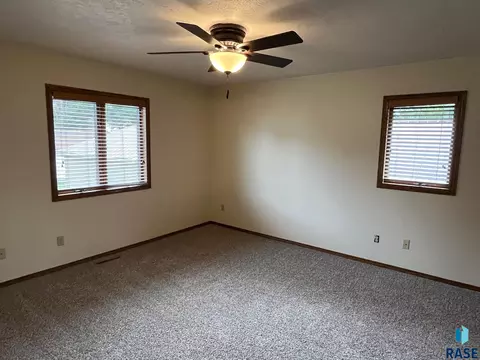 502 E 4th St, Canton, SD 57013 photo 16