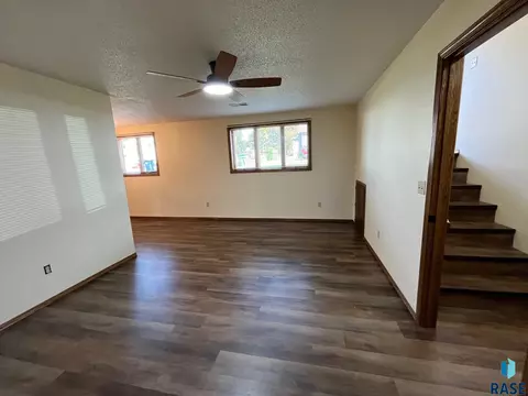 502 E 4th St, Canton, SD 57013 photo 33