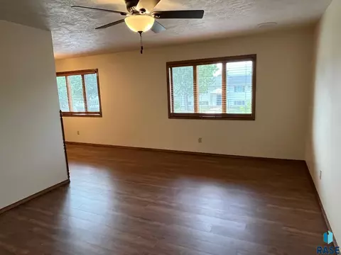 502 E 4th St, Canton, SD 57013 photo 11