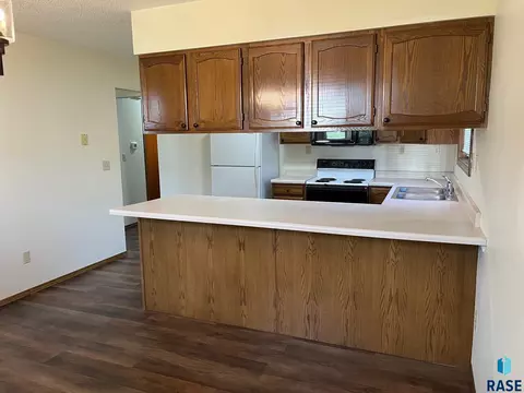 502 E 4th St, Canton, SD 57013 photo 25