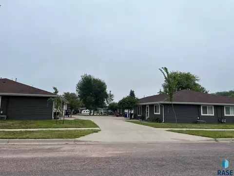 Exterior - 1100 Elder St, Canton, SD 57013 photo 5 of 6