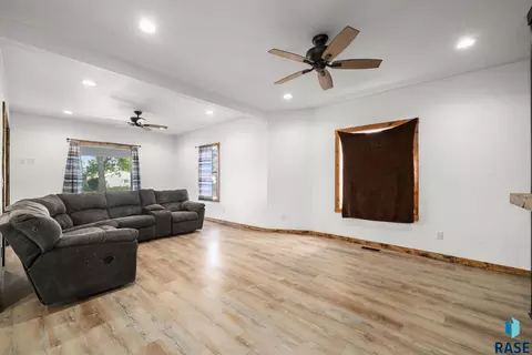 420 7th St, Hudson, SD 57034 photo 13