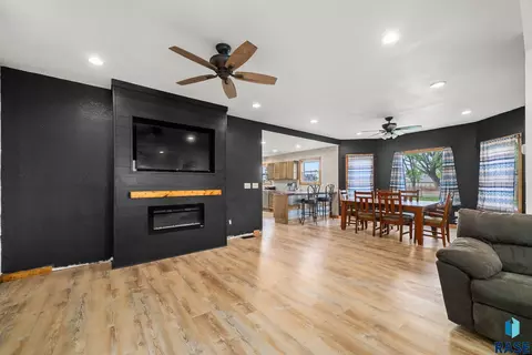 420 7th St, Hudson, SD 57034 photo 10