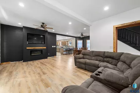420 7th St, Hudson, SD 57034 photo 12