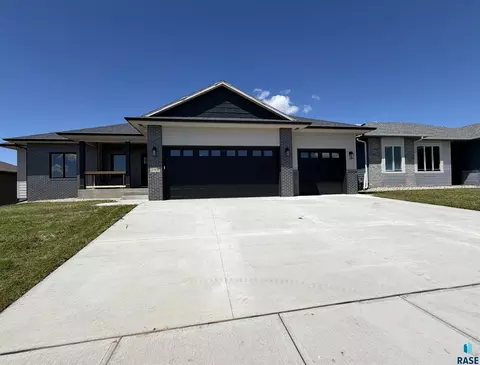 2901 S Dunraven Ave, Sioux Falls, SD 57110