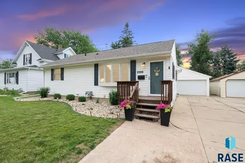 3108 E 15th St, Sioux Falls, SD 57103 photo 1
