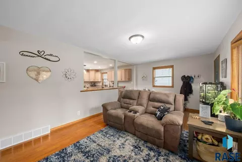 3108 E 15th St, Sioux Falls, SD 57103 photo 9