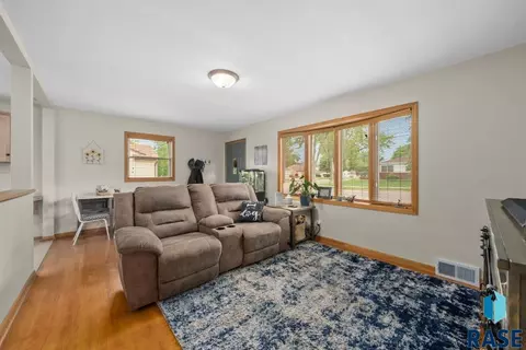 3108 E 15th St, Sioux Falls, SD 57103 photo 8