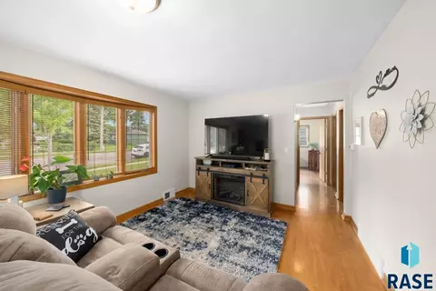 3108 E 15th St, Sioux Falls, SD 57103 photo 7