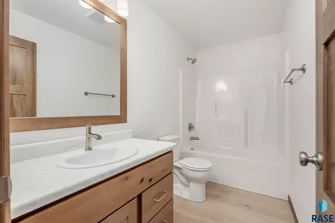 Bath - 6143 S Bison Pl, Sioux Falls, SD 57108 photo 4 of 4