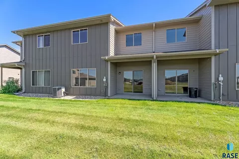Exterior - 6143 S Bison Pl, Sioux Falls, SD 57108 photo 2 of 2