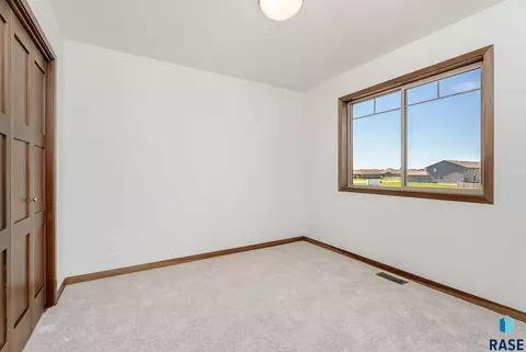 Bedroom - 6143 S Bison Pl, Sioux Falls, SD 57108 photo 4 of 7