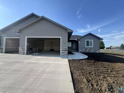 506 Shirley St, Harrisburg, SD 57032