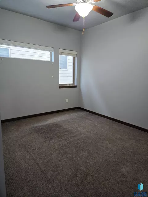 Bedroom - 504 W Cascade St, Sioux Falls, SD 57108 photo 1 of 2