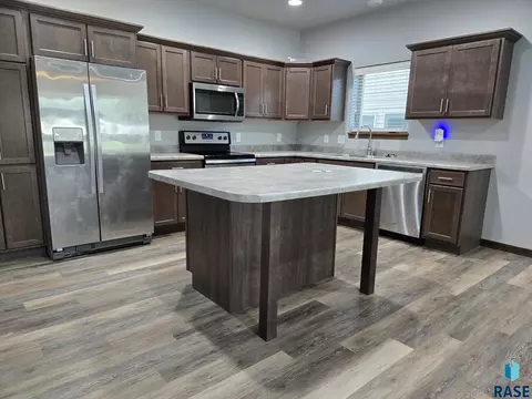 Kitchen - 504 W Cascade St, Sioux Falls, SD 57108 photo 1 of 1