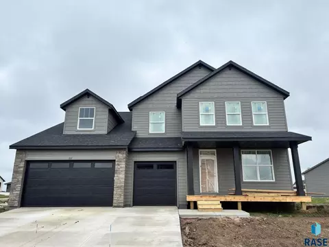 917 S Country Club Ave, Brandon, SD 57005