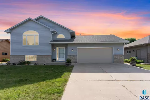 6604 Mogen Ave S, Sioux Falls, SD 57108