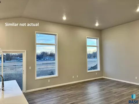 Living - 5616 E Ashwood Cir, Sioux Falls, SD 57108 photo 1 of 1