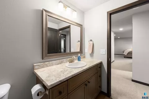Bath - 745 Fox Ct, Tea, SD 57064 photo 6 of 8