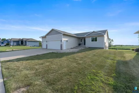 Exterior - 745 Fox Ct, Tea, SD 57064 photo 5 of 19