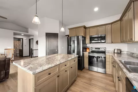 Kitchen - 745 Fox Ct, Tea, SD 57064 photo 5 of 5