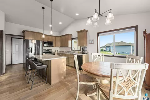 Dining - 745 Fox Ct, Tea, SD 57064 photo 2 of 3