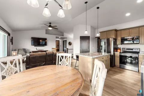Dining - 745 Fox Ct, Tea, SD 57064 photo 3 of 3
