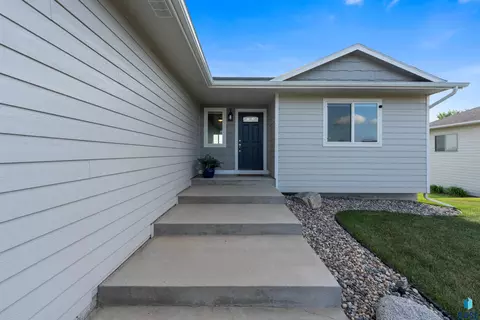Exterior - 745 Fox Ct, Tea, SD 57064 photo 6 of 19