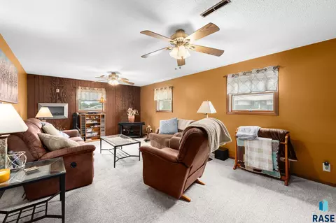 Living - 508 S 2nd Ave, Brandon, SD 57005 photo 4 of 4