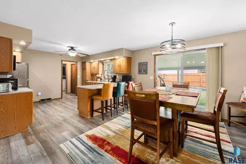 Dining - 508 S 2nd Ave, Brandon, SD 57005 photo 1 of 2