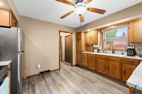 Kitchen - 508 S 2nd Ave, Brandon, SD 57005 photo 4 of 4