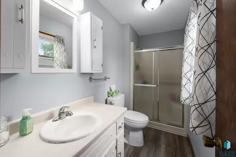 Bath - 508 S 2nd Ave, Brandon, SD 57005 photo 1 of 3