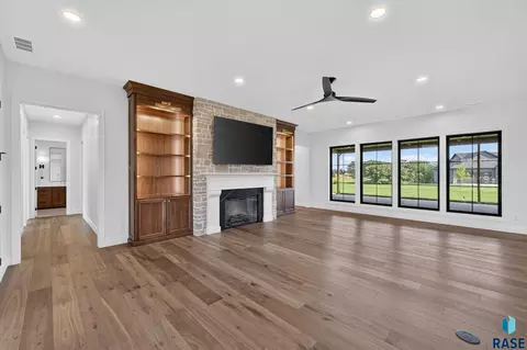 5501 E Markham St, Sioux Falls, SD 57110 photo 11