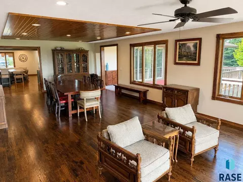 Dining - 48190 265th St, Brandon, SD 57005 photo 2 of 2