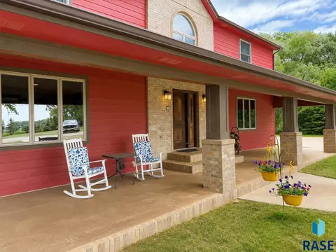 Exterior - 48190 265th St, Brandon, SD 57005 photo 2 of 9